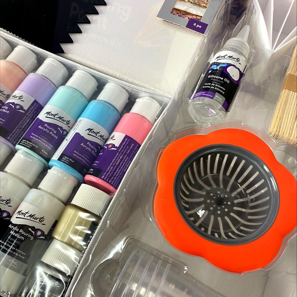 Picture of Mont Marte Pouring Paint Experience Kit 72pc