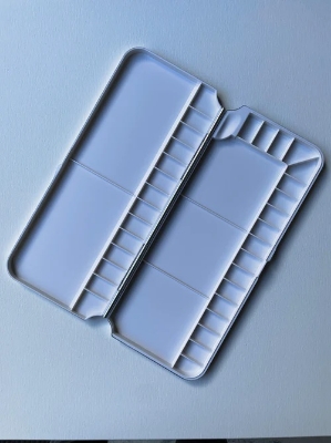 Picture of Marie's Artist Plastic Rectangular Colour Mixing Box (32 Wells + 5 Mixing Areas)