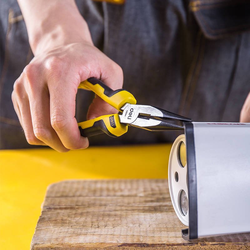 Picture of Deli Tools EDL2106 Long Nose Pliers Pvc handel 6"