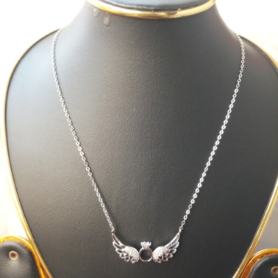 Picture of Fashionable Long Chain Stone Pendant /Locket Necklace For Women & girls
