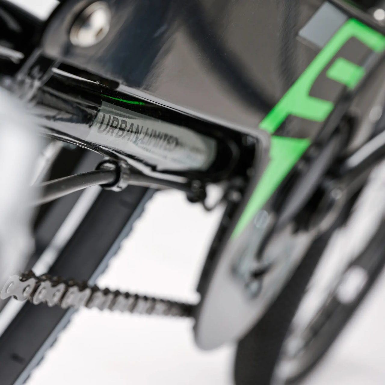 Picture of EU STANDARD PREMIUM Bicycle 26 inch 3-speed Black & Neon