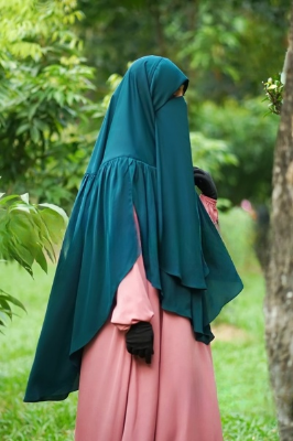 Picture of Hijab Big Size Hijab Fashion Women Dubai Cherry Headscarf Ready To Wear Instant Hijab Scarf Muslim Shawl Islamic Hijabs Arab Wrap Head Scarves Design