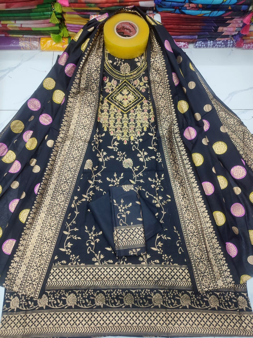 Picture of Premium Quality Embroidery And Doler Work Unstitched Three Piece Shalwar Kameez With Latest Design