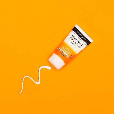 Picture of Neutrogena Blackhead Eliminating Facial Scrub - 150ml