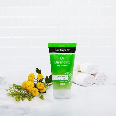 Picture of Neutrogena Oil Balancing Daily Exfoliator with Lime & Aloe Vera - 150ml