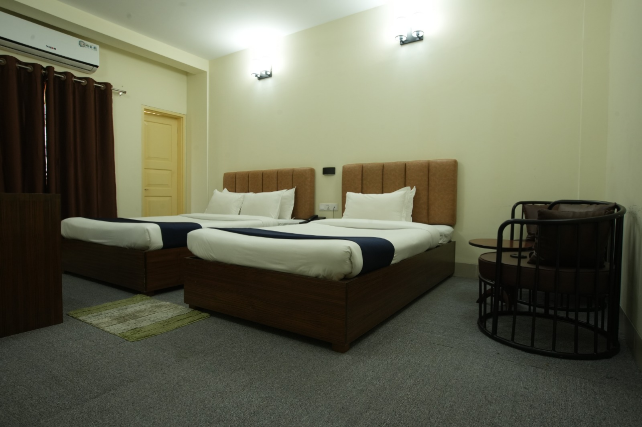 Buy Deluxe Triple  Bed Online