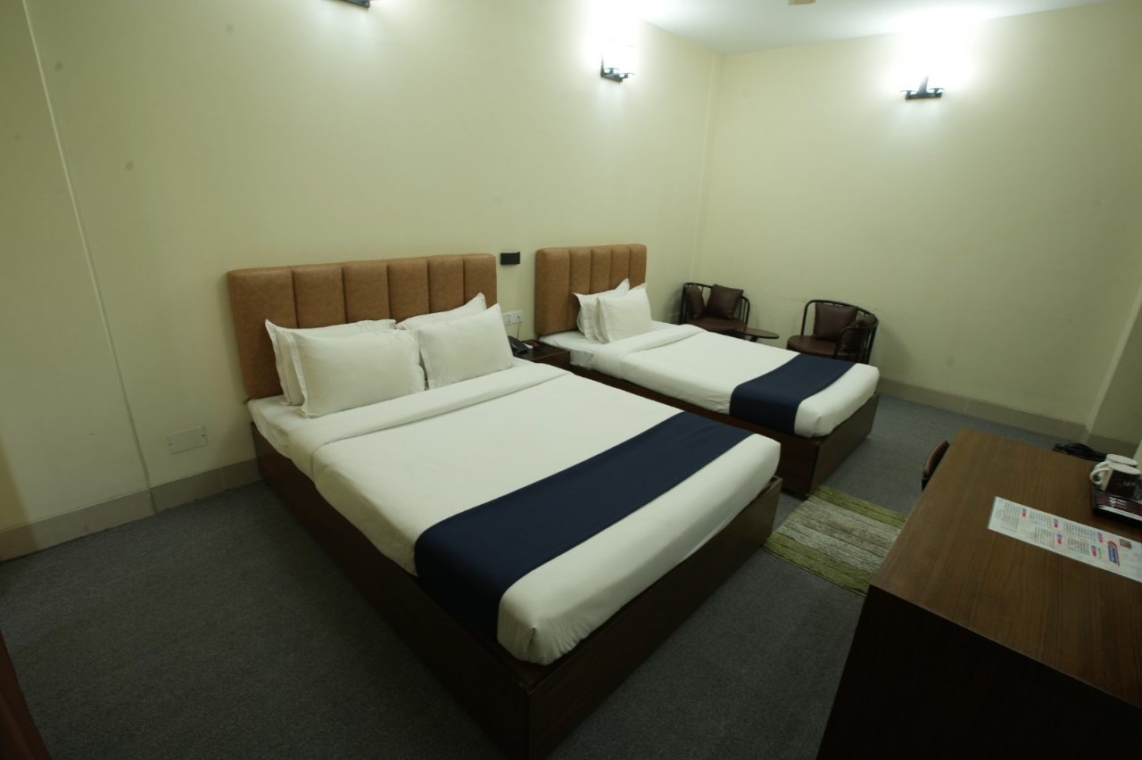 Buy Deluxe Triple  Bed Online