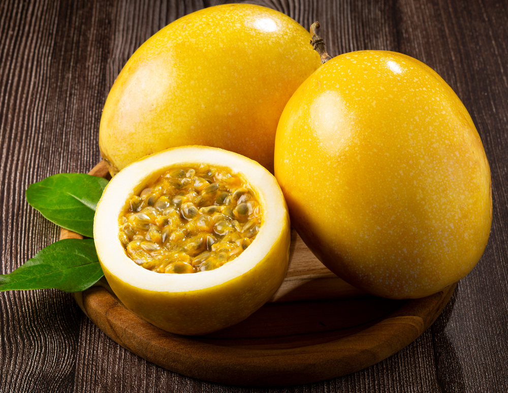 Picture of Yellow Passion Fruit Seeds 5pcs Thailand