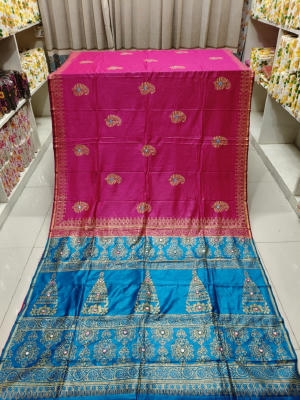 Picture of Fashionable Reshom Silk Saree