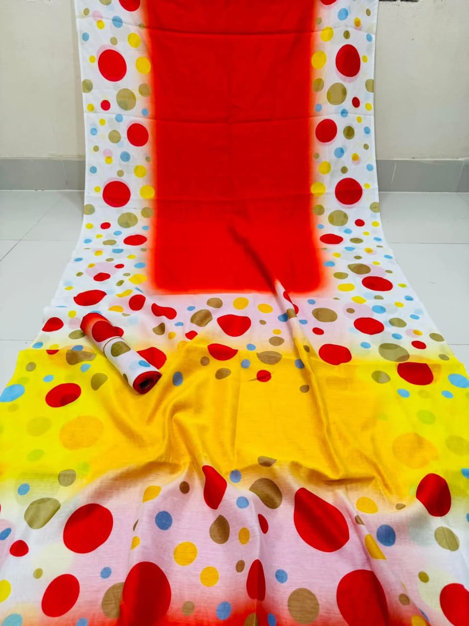 Picture of Chanderi Silk Saree - Luxurious Traditional Indian Weave for Elegance