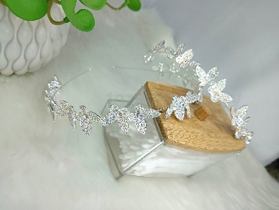 Buy Crystal Wedding Bridal Tiara Crown Rhinestone Headbands Hair Hairband at Best Prices in Bangladesh