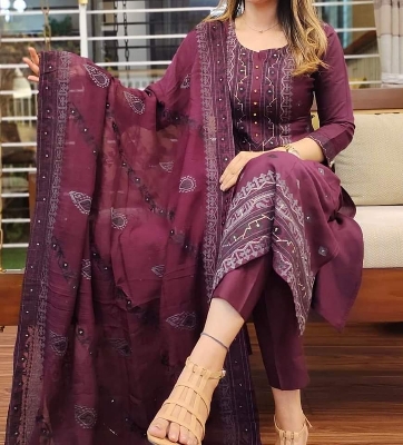 Picture of Three piece/ Salwar Kameez/ Cotton salwar kamiz