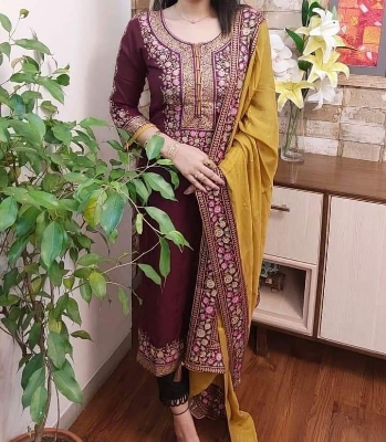 Picture of Three piece/ Salwar Kameez/ Cotton salwar kamiz