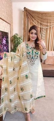 Picture of Three piece/ Salwar Kameez/ Cotton salwar kamiz