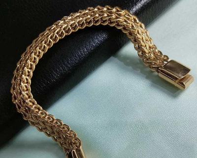 Picture of Thick Chain Bracelet Golden Color
