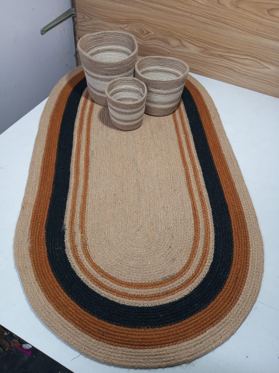 Picture of 1 pieces Oval Jute Mat and 3 pieces Basket ( 4 pieces set , mat size: 2/4ft )