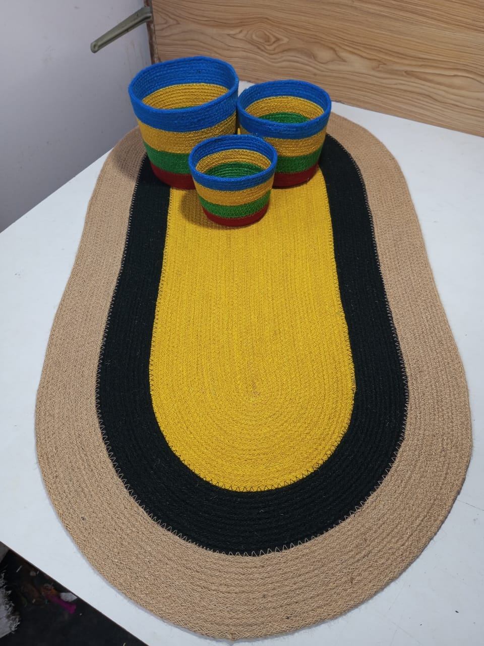 Picture of 1 pieces Oval Jute Mat and 3 pieces Basket ( 4 pieces set , mat size: 2/4ft )