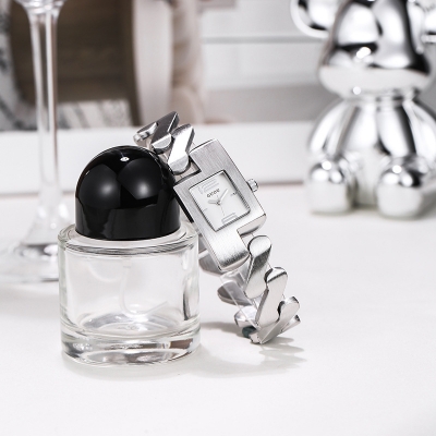 Picture of Luxury Fashion Stainless Steel Imported Wuartz Movement Ladies Wristwatch For Women