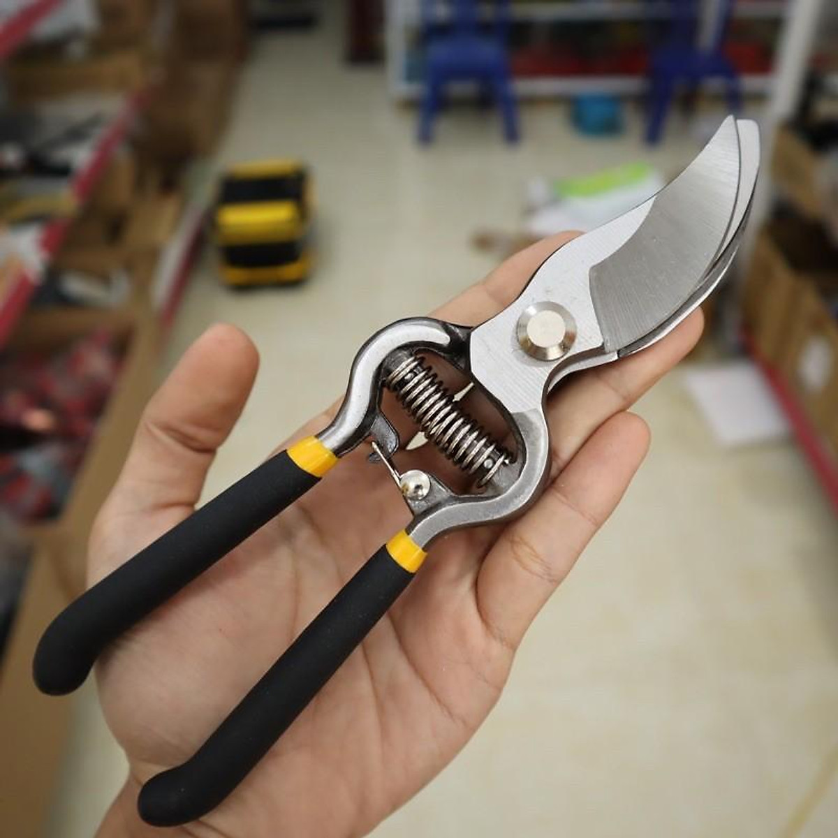 Picture of TOLSEN 8" Bypass Pattern Pruning Shear Garden Pruning Shear 200mm  - Kings Trading