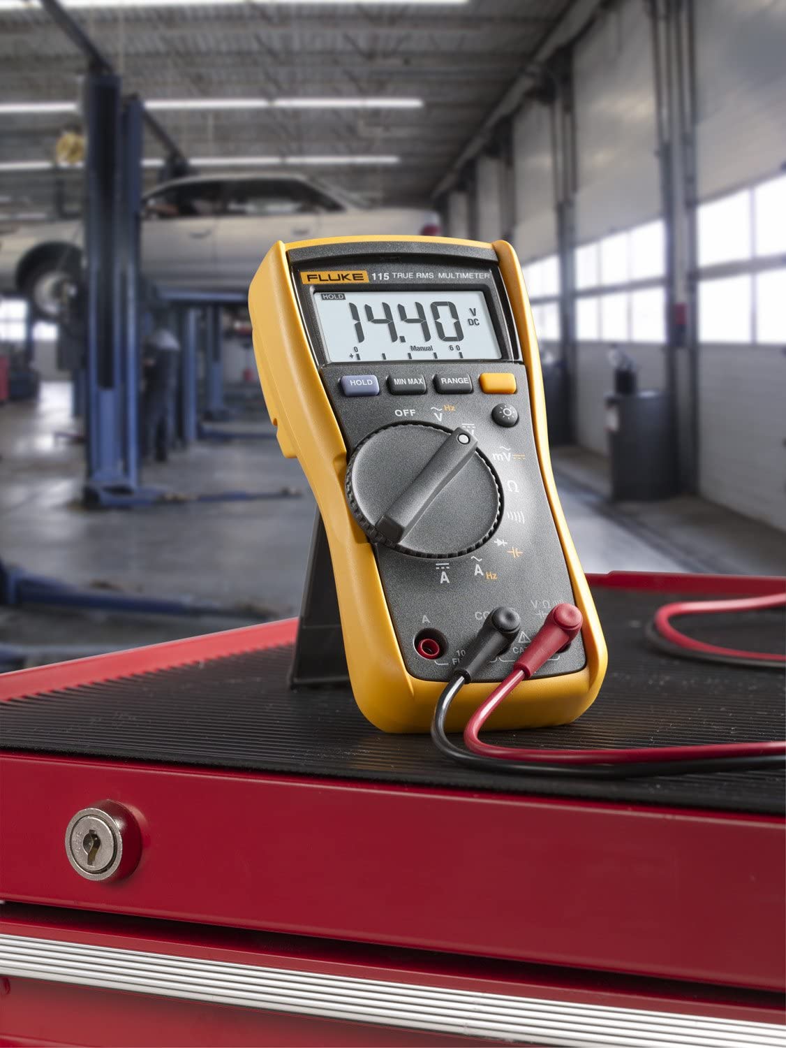 Picture of Fluke 115 True RMS Digital Multimeter Measures AC/DC Voltage To 600 V and AC/DC Current to 10 A