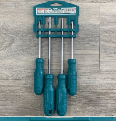Picture of TOTAL Screwdriver 4cs Set Model THTDC250401