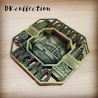 Picture of Metallic square ashtray portable cigar ash tray
