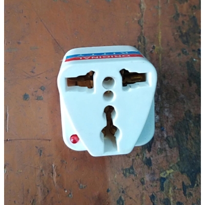 Picture of 3 Pin Travelars Multi Socket with light