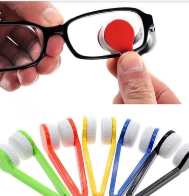 Picture of Portable Multi-function Mini Microfiber Cleaning Tool- For Sunglasses And Eyeglass / Convenient Eyeglass Cleaner Brush / Multicolor Glasses Soft Brush