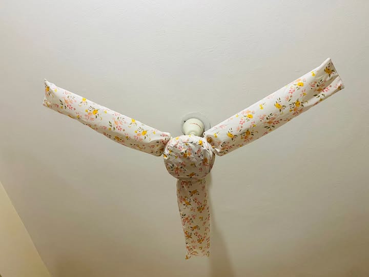 Picture of Complete Coverage Fan Cover Long/short Style Electric Fan Dust Cover Washable Reusable Moisture-proof Dustproof Household Supplies for Ceiling Fan Soft Printed Cover