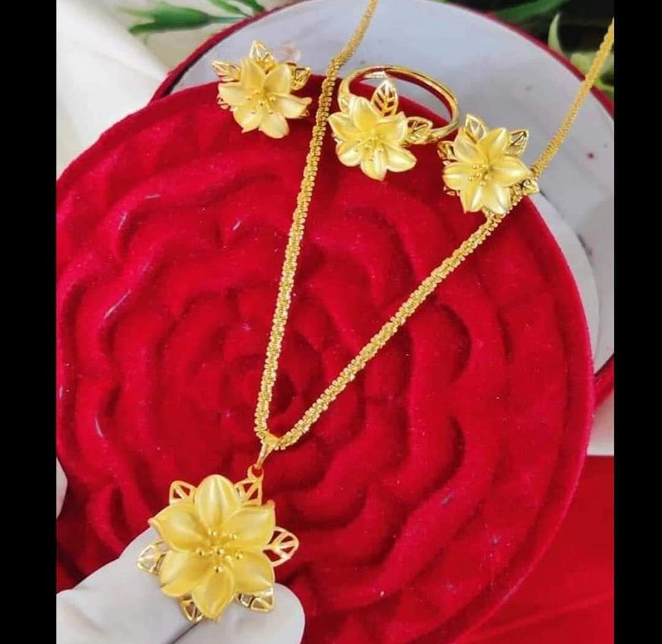 Picture of Xuping Jewelry Combo Sets For Women Bridal Flower Locket Necklace Chain Xuping Earrings & Xuping Ring Fine Jewelry Wedding Party Gift