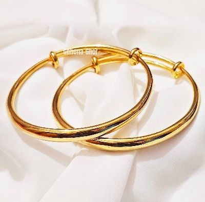 Picture of Cm Jewelry Premium Quality Classic Fashionable Shiny Wedding Party Daily Wear Bracelet Design Bangles For Women