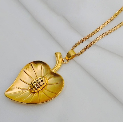 Picture of MissMister Gold Plated, Thick, Leaf Design Chain Pendant, Love Valentines Jewelry for Women