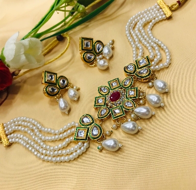Picture of Indian Bollywood Design High Quality Pearl and Kundan Stone Choker Necklace Set for Girls