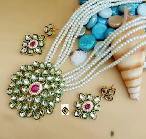 Picture of Indian Latest Traditional Stylish Fancy Kundan Necklace Jewelry Set for Women