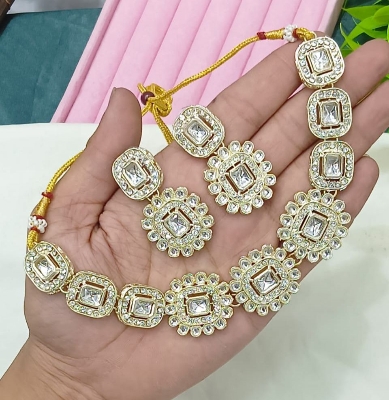 Picture of Premium Quality Kundan Stone Necklace & Earring Set For Women Indian Trendy Fashion Jewelry