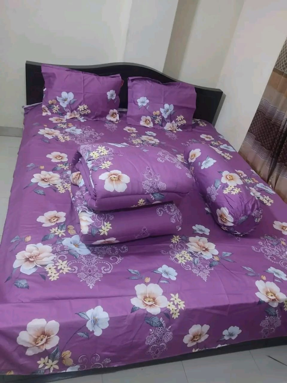 Picture of 5 Pieces Comforter + Bed Sheet Combo Set