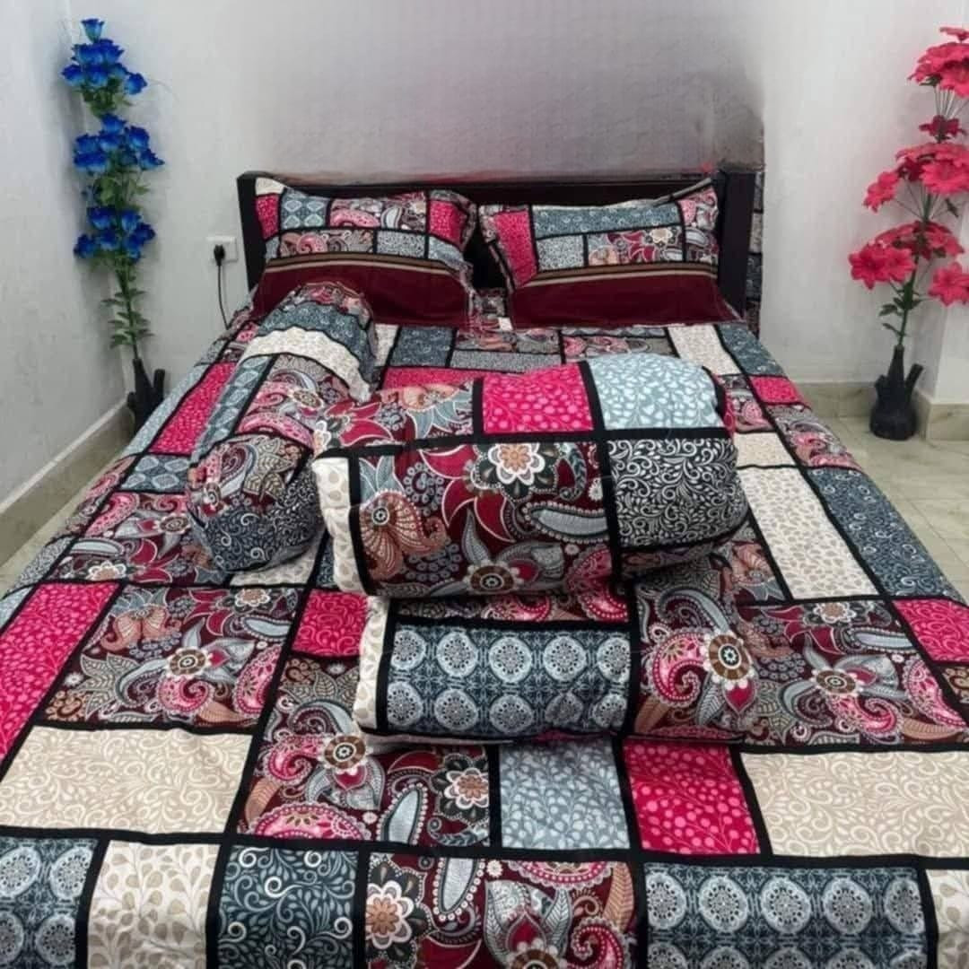 Picture of 5 Pieces Comforter + Bed Sheet Combo Set