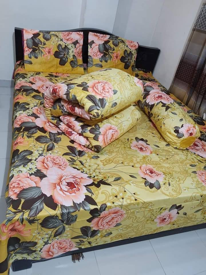 Picture of 5 Pieces Comforter + Bed Sheet Combo Set