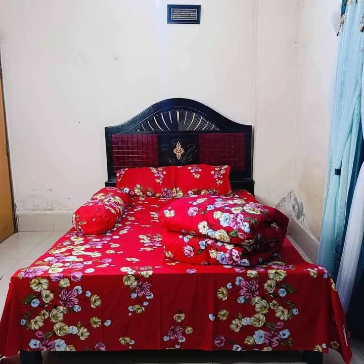 Picture of 5 Pieces Comforter + Bed Sheet Combo Set