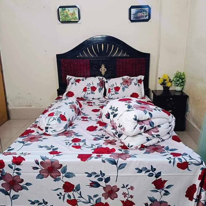 Picture of 5 Pieces Comforter + Bed Sheet Combo Set