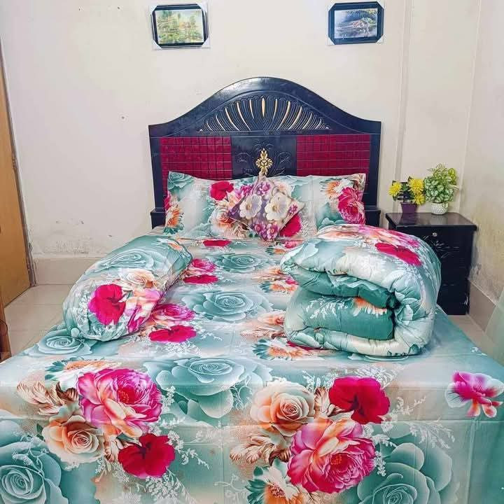 Picture of 5 Pieces Comforter + Bed Sheet Combo Set