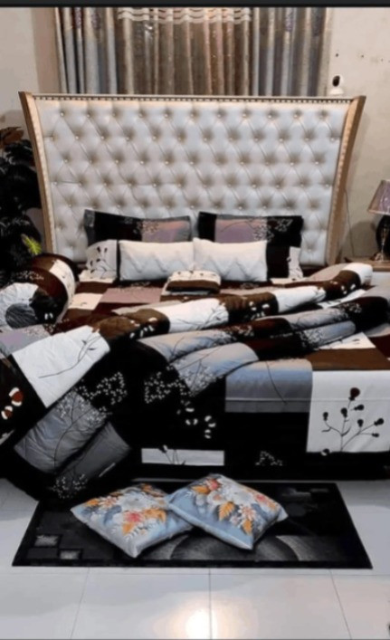 Picture of 5 Pieces Comforter + Bed Sheet Combo Set