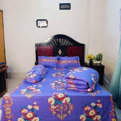 Picture of 5 Pieces Comforter + Bed Sheet Combo Set