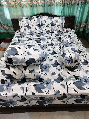 Picture of 5 Pieces Comforter + Bed Sheet Combo Set