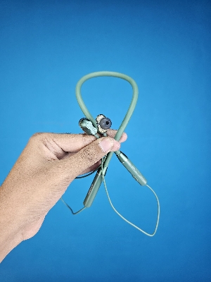 Picture of Joyroom JR-DY01 Magnetic Neck Sports Bluetooth Headphones \ No product will be return after The Seal is broken