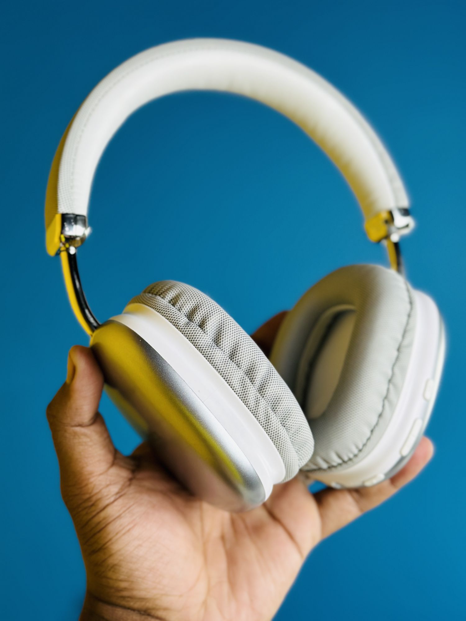 Picture of Hoco W35 Wireless Headphone- Silver Color \No product will be return after The Seal is broken