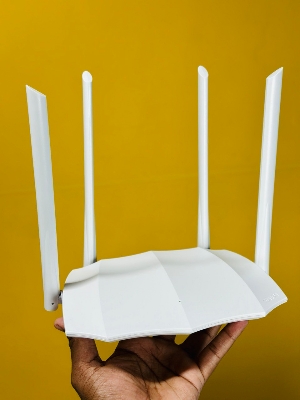 Picture of Tenda AC5 AC1200 Smart Dual-Band WiFi Router