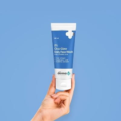 Picture of The Derma Co 2% Cica-Glow Daily Face Wash - 100ml