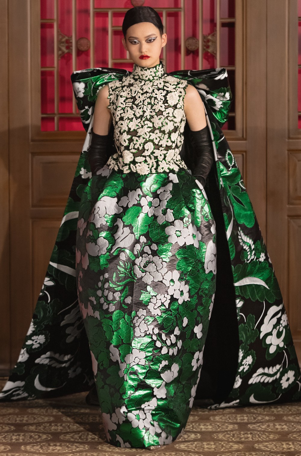 Valentino的追夢拾光之旅!Pierpaolo Piccioli如何透過服裝和彩妝展現文化衝擊?