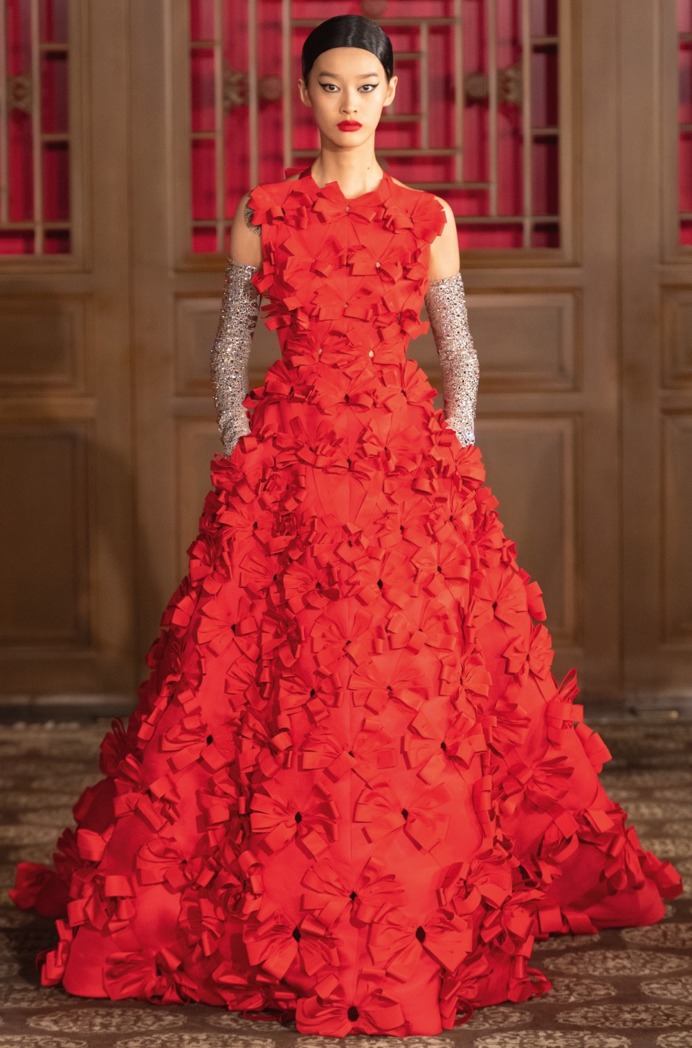 Valentino的追夢拾光之旅!Pierpaolo Piccioli如何透過服裝和彩妝展現文化衝擊?